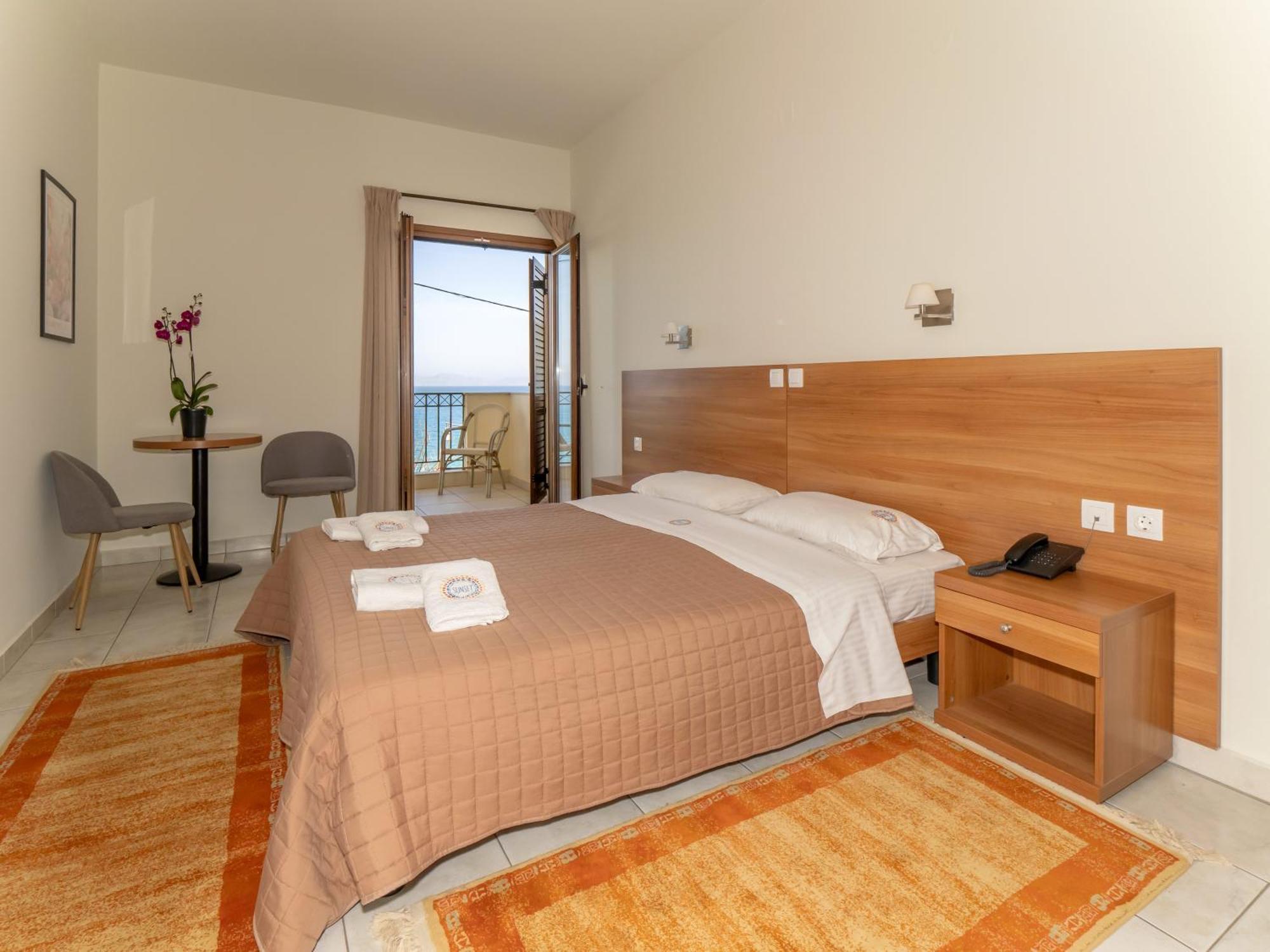 Hotel Sunset 3*